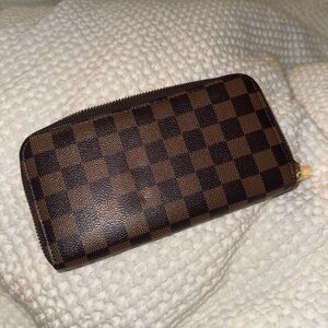 Louis Vuitton Damier Ebene Zippy Style Wallet - Brown & Black Checkered Wallet